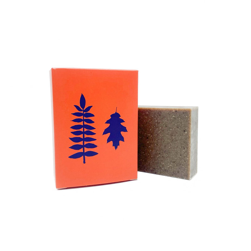 red oak and walnut soap. Wildcrafted organic ingredients. Palm oil free. Vegan. Cruelty free. Made in Canada. Exfoliating. 